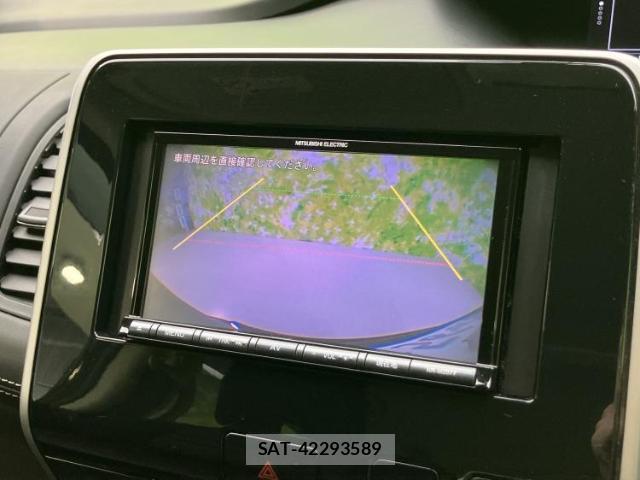 Nissan SERENA 2017-01 8373418-12