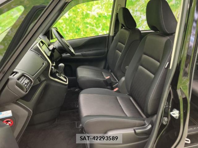 Nissan SERENA 2017-01 8373418-6