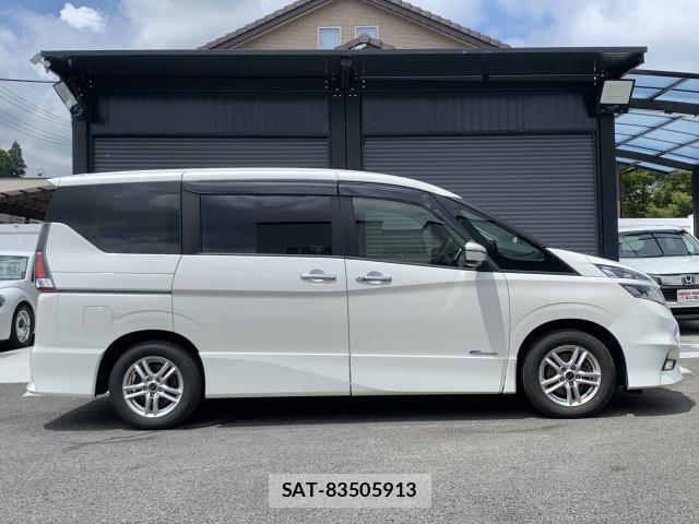 Nissan SERENA 2017-12 8373805-3