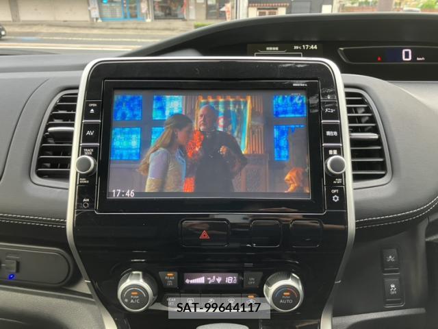 Nissan SERENA 2016-10 8373897-12
