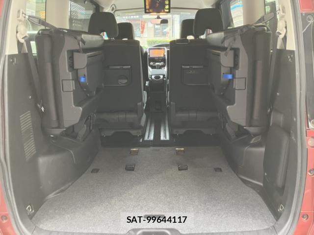 Nissan SERENA 2016-10 8373897-15