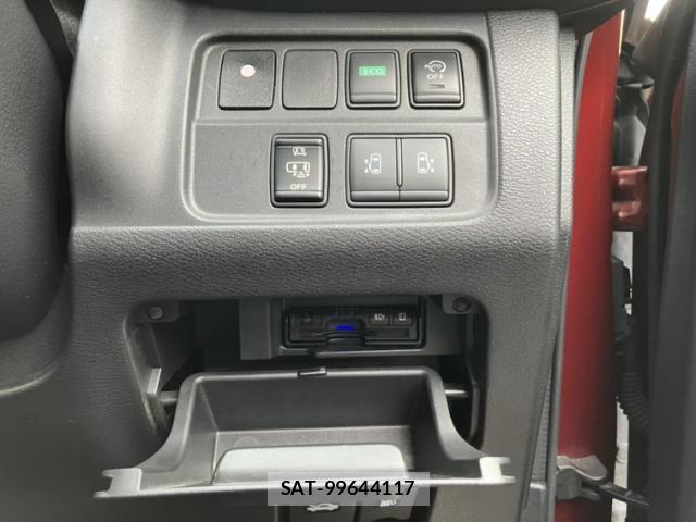 Nissan SERENA 2016-10 8373897-17