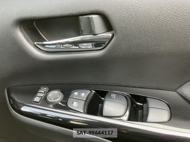 Nissan SERENA 2016-10 8373897-19