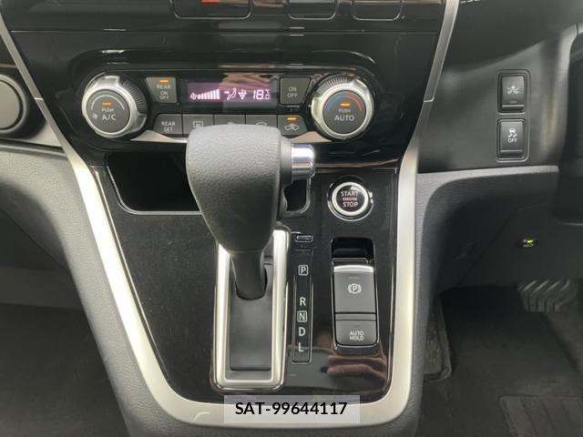 Nissan SERENA 2016-10 8373897-7