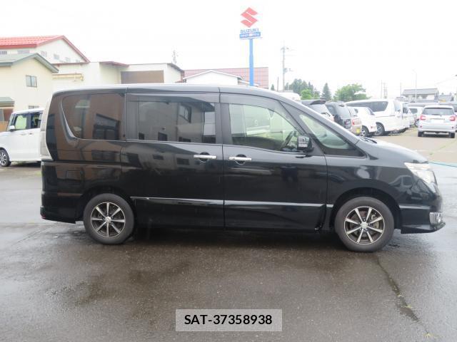 Nissan SERENA 2016-05 8374066-2