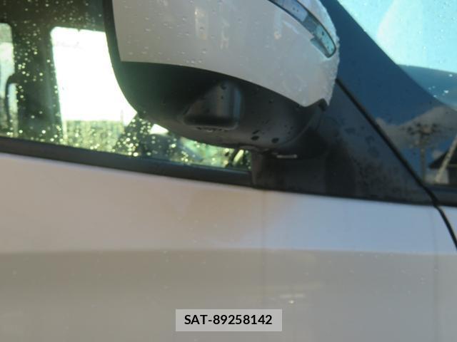 Nissan SERENA 2017-07 8374068-10