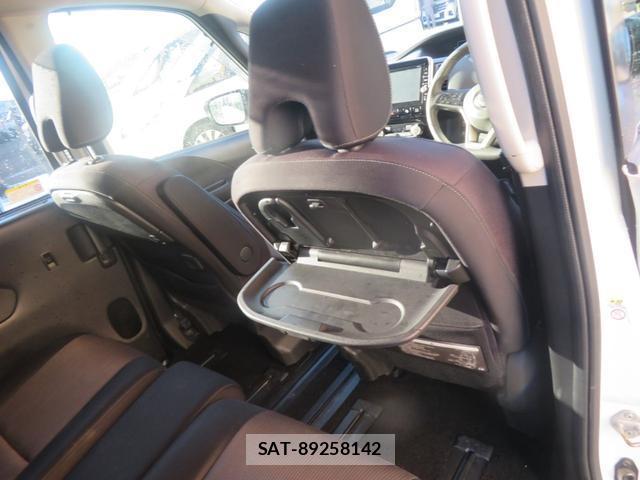 Nissan SERENA 2017-07 8374068-17