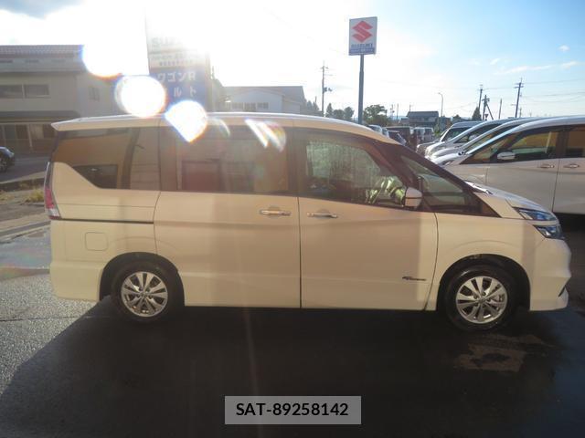 Nissan SERENA 2017-07 8374068-2
