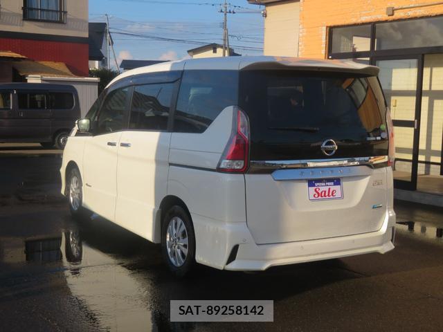 Nissan SERENA 2017-07 8374068-4