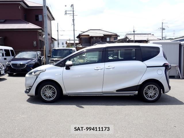 Toyota SIENTA 2017-03 8372566-10