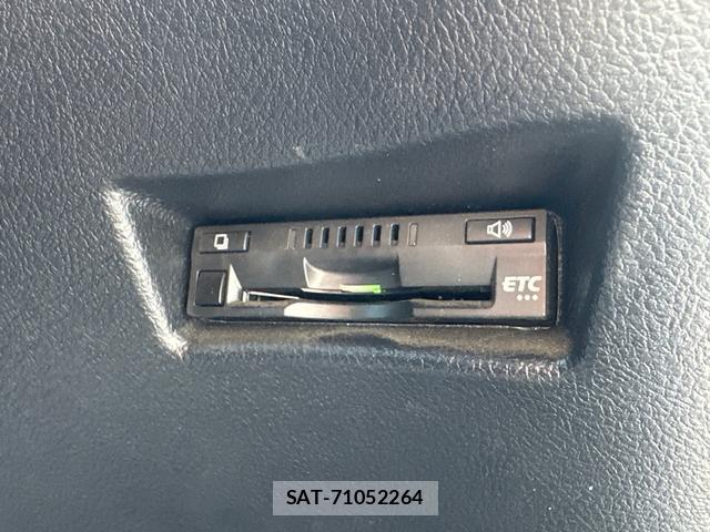 Toyota SIENTA 2018-05 8372581-6