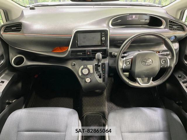 Toyota SIENTA 2016-10 8372611-1