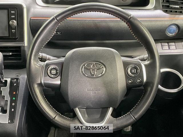 Toyota SIENTA 2016-10 8372611-11