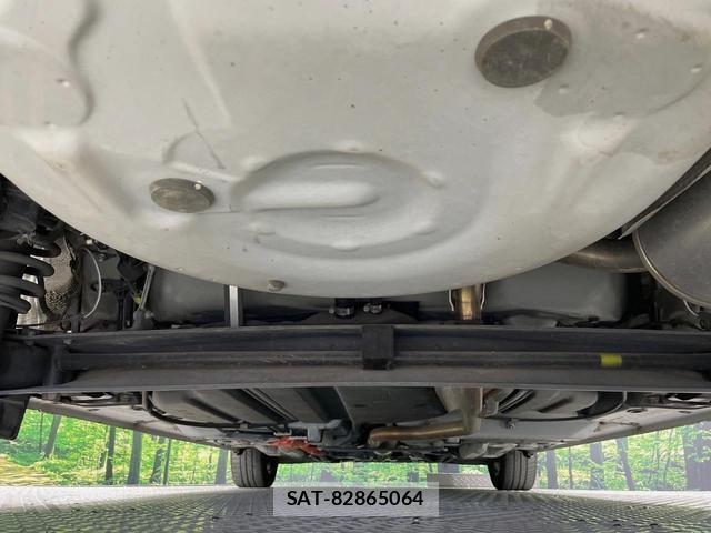 Toyota SIENTA 2016-10 8372611-19