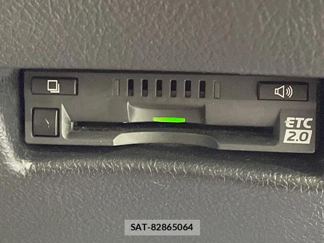 Toyota SIENTA 2016-10 8372611-6