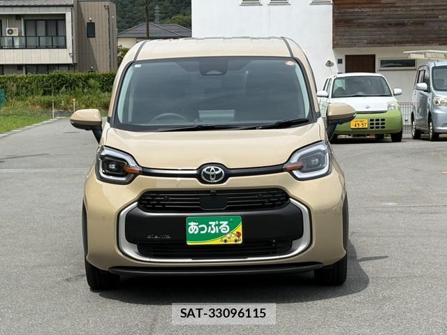 Toyota SIENTA 2025-12 8372667-2