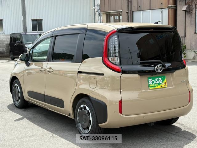 Toyota SIENTA 2025-12 8372667-9