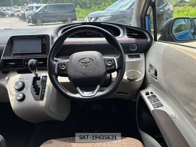 Toyota SIENTA 2015-09 8372763-18