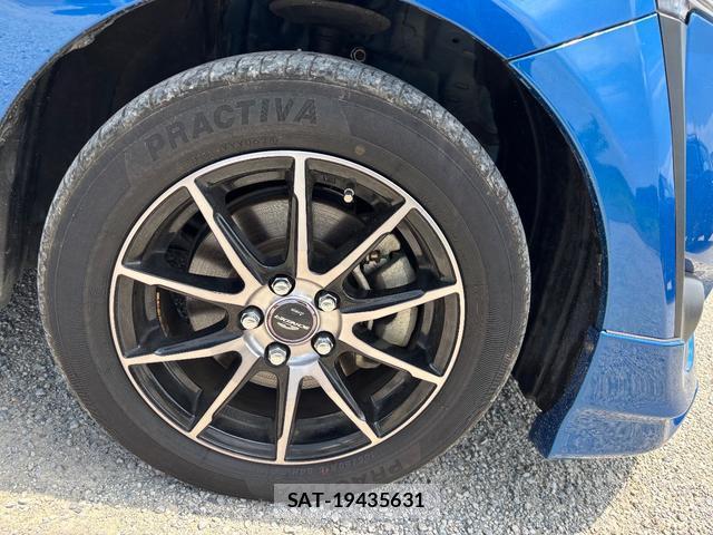 Toyota SIENTA 2015-09 8372763-5