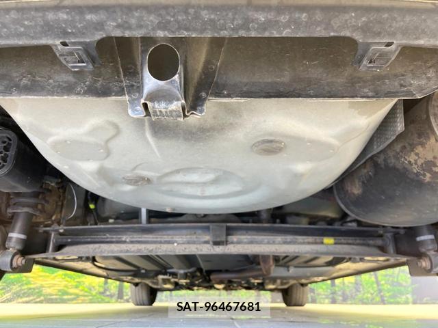 Toyota SIENTA 2017-08 8372958-18