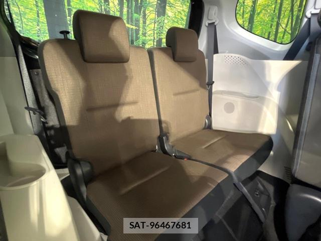Toyota SIENTA 2017-08 8372958-9