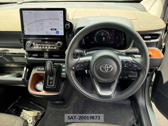 Toyota SIENTA 2024-11 8373068-2
