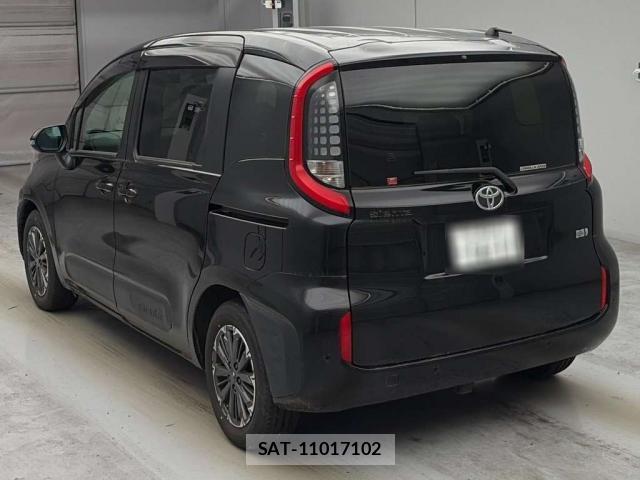 Toyota SIENTA 2022-09 8373095-11