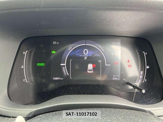 Toyota SIENTA 2022-09 8373095-12