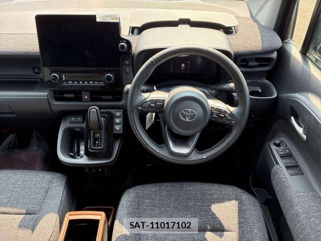 Toyota SIENTA 2022-09 8373095-2