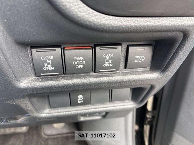 Toyota SIENTA 2022-09 8373095-6
