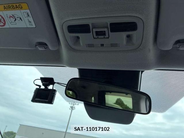 Toyota SIENTA 2022-09 8373095-7