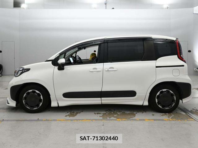 Toyota SIENTA 2023-01 8373098-5