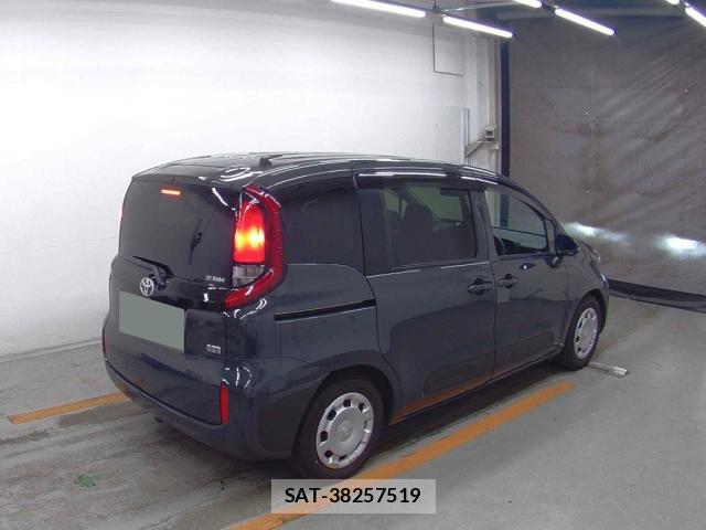 Toyota SIENTA 2023-11 8373114-1