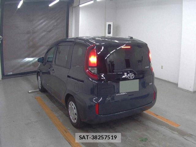 Toyota SIENTA 2023-11 8373114-4