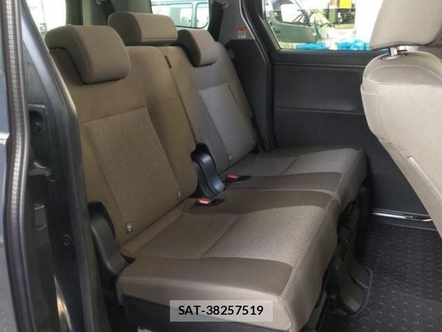 Toyota SIENTA 2023-11 8373114-5