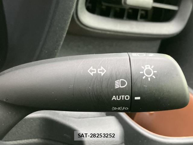Toyota SIENTA 2023-08 8373154-15