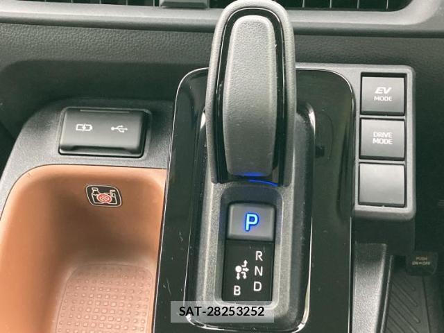 Toyota SIENTA 2023-08 8373154-17
