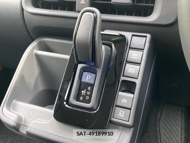Toyota SIENTA 2026-05 8373361-17