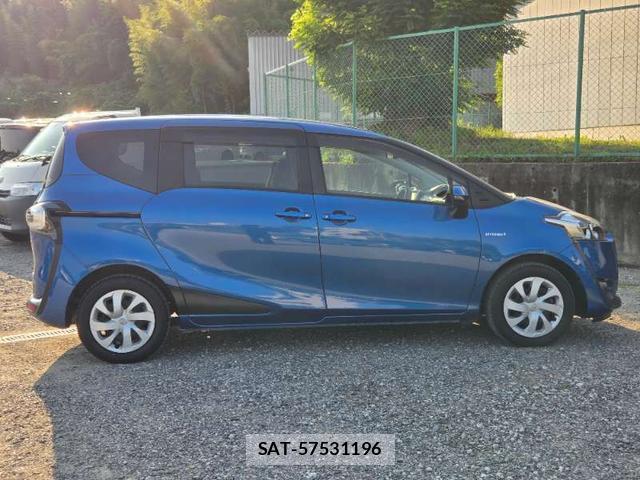 Toyota SIENTA 2015-12 8373482-14