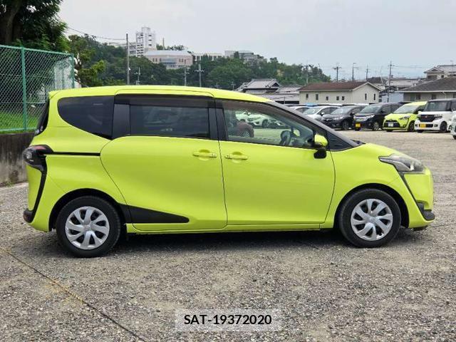 Toyota SIENTA 2015-11 8373492-13