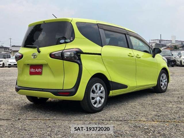 Toyota SIENTA 2015-11 8373492-2