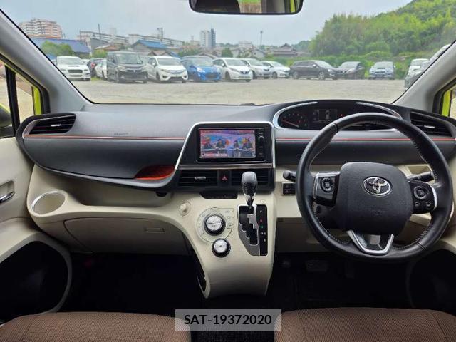 Toyota SIENTA 2015-11 8373492-7