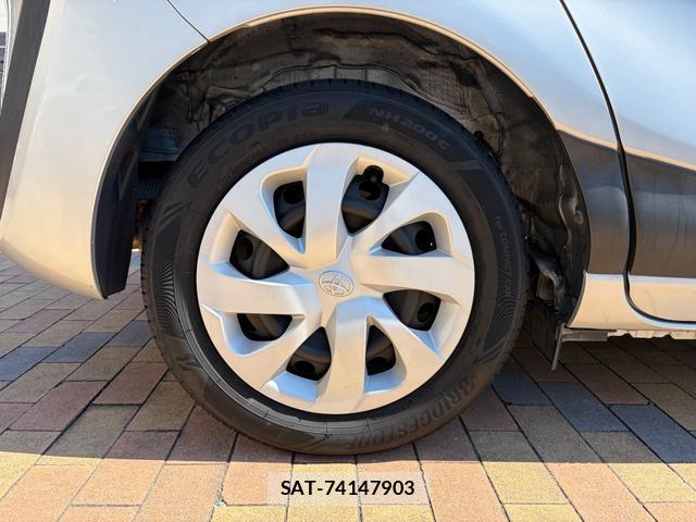 Toyota SIENTA 2018-07 8373557-15