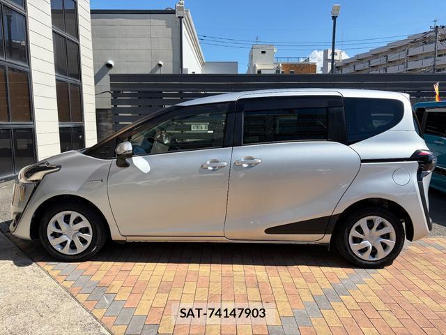 Toyota SIENTA 2018-07 8373557-6