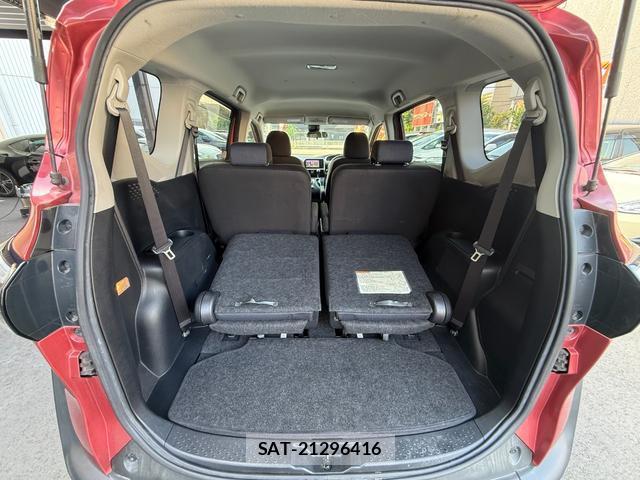 Toyota SIENTA 2015-11 8373695-11