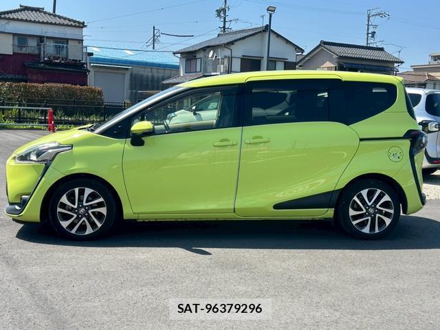 Toyota SIENTA 2015-07 8373778-15