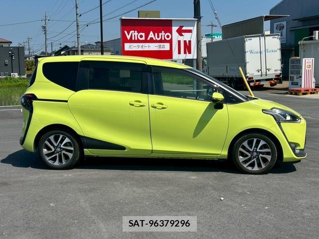 Toyota SIENTA 2015-07 8373778-2