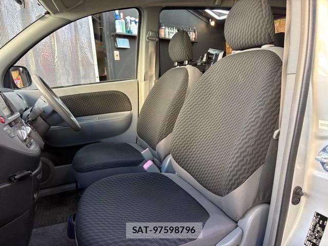 Toyota SIENTA 2007-11 8373821-13