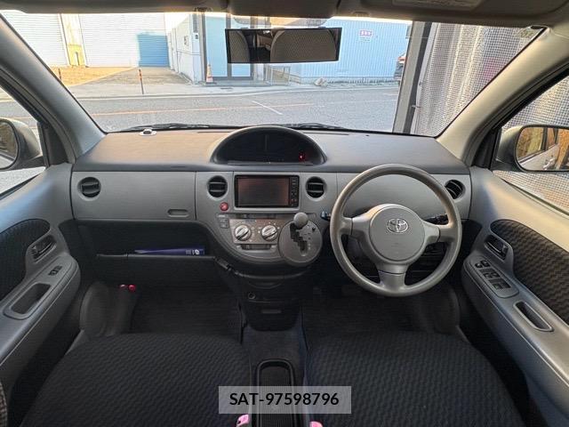 Toyota SIENTA 2007-11 8373821-2