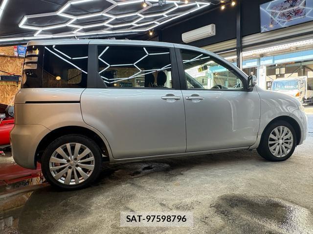 Toyota SIENTA 2007-11 8373821-5